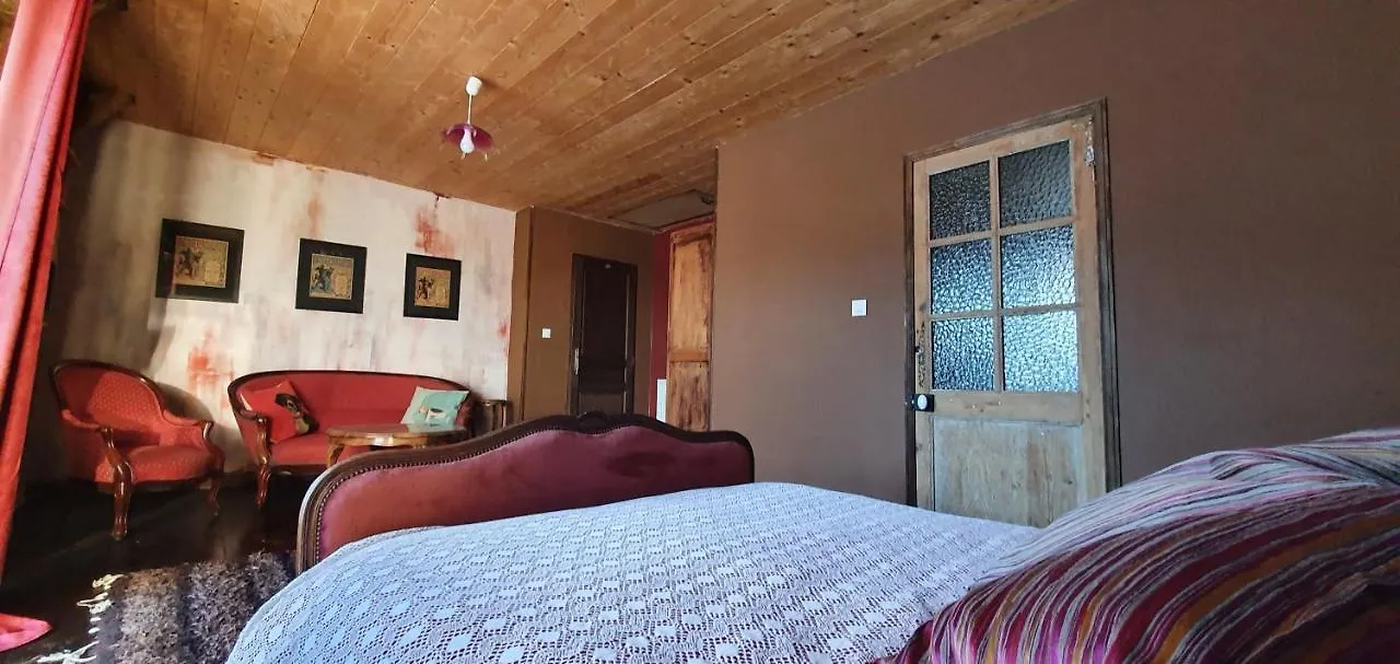 La Chambre D'Hote Du Petit Mazilloux Presailles Bed and breakfast