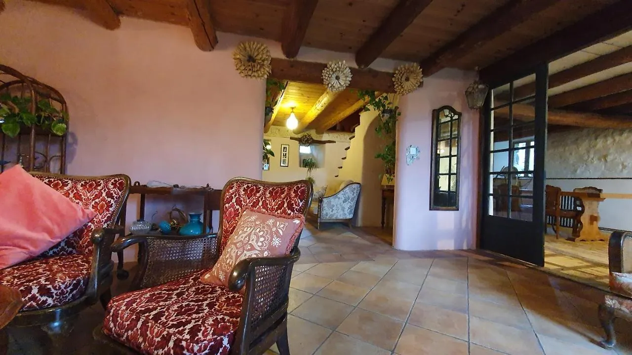 La Chambre D'Hote Du Petit Mazilloux Presailles 0*,